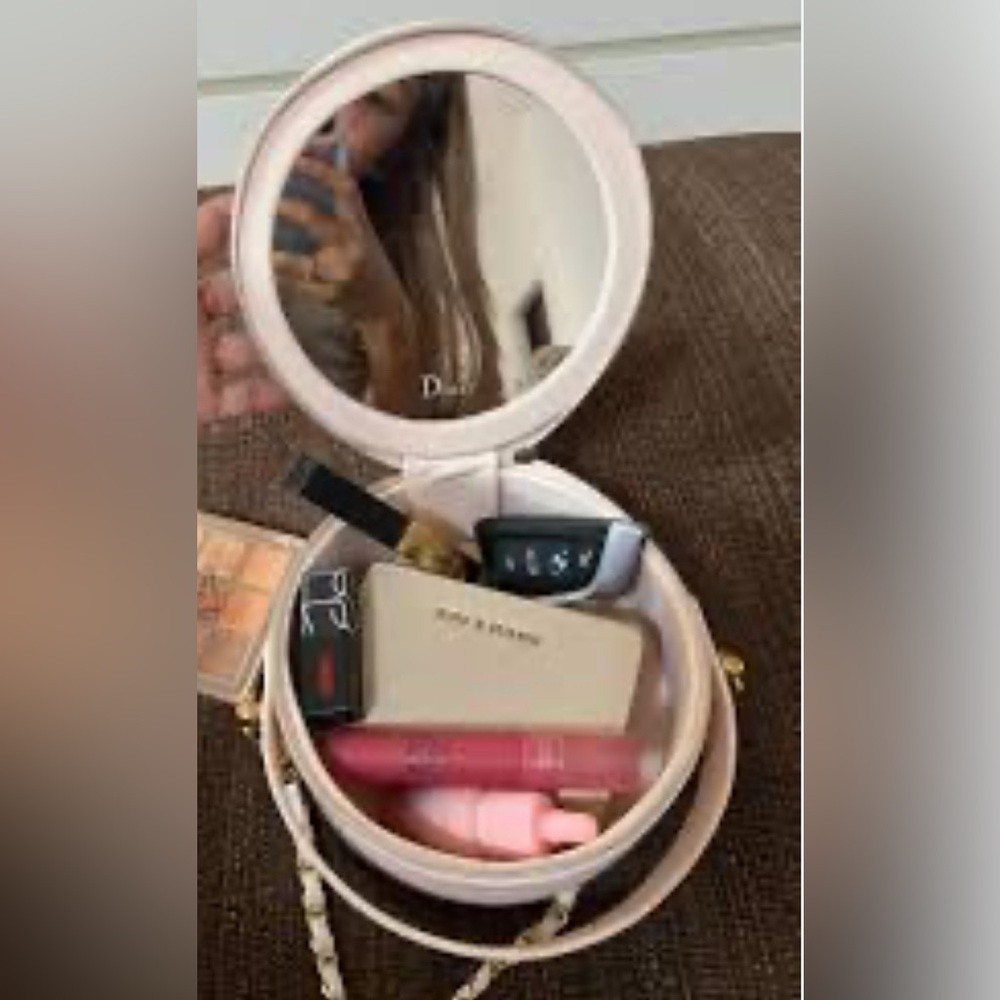 Rare Dior round Vanity Case in cream - Picture 9 of 9